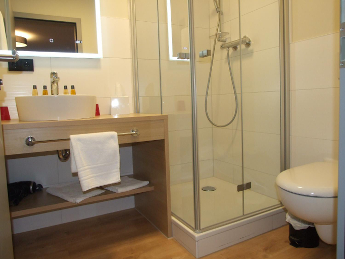 Bathroom 5, Der Stahlberg Hotel & Restaurant, Siegen-Wittgenstein