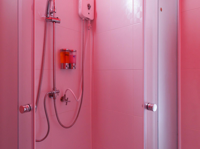Bathroom 8