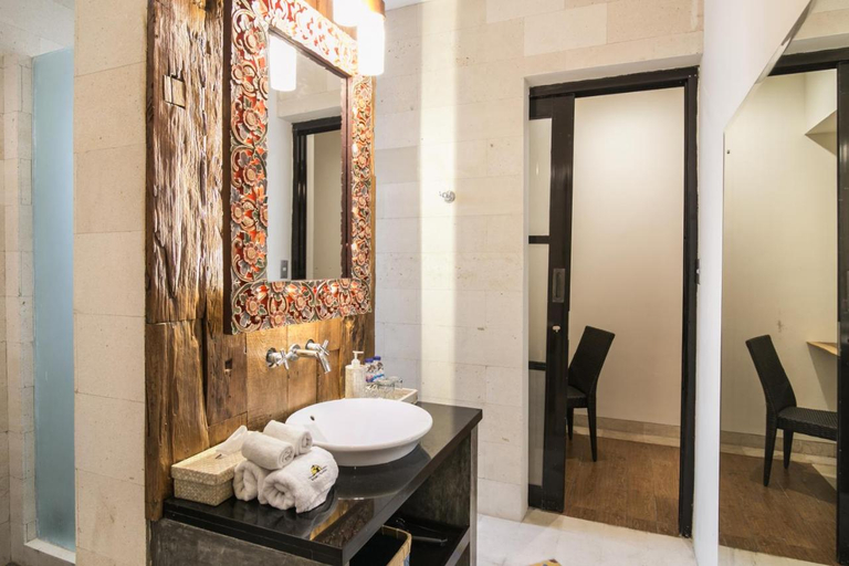 Bathroom 3, Sunset Paradise Villa Temple Hill, Badung