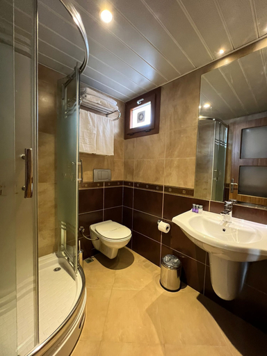 Bathroom 5, İstanblu Hotel&Spa, Konak