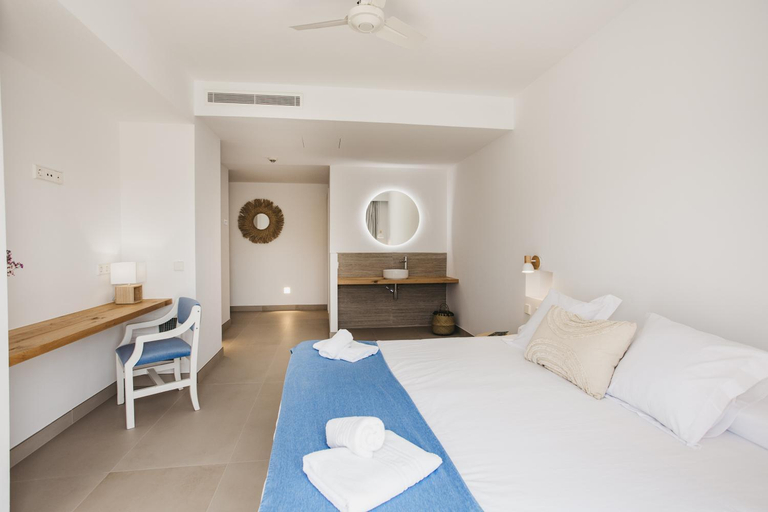 Bedroom 2, HOSTAL XUROY, Baleares