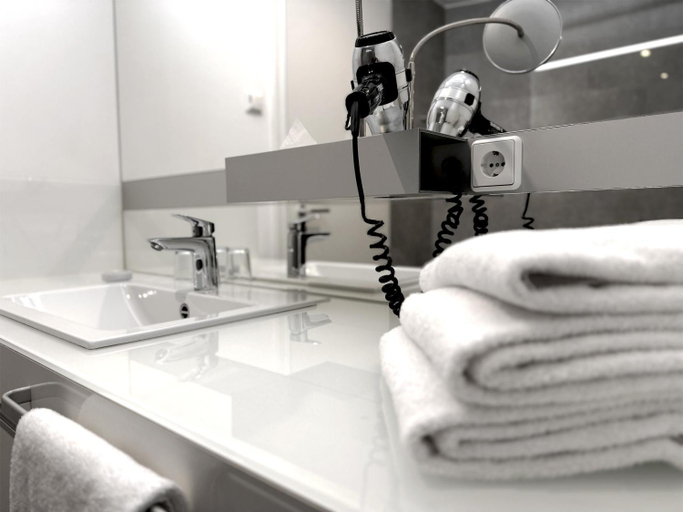 Bathroom 4, Grimm's Hotel am Potsdamer Platz, Berlin