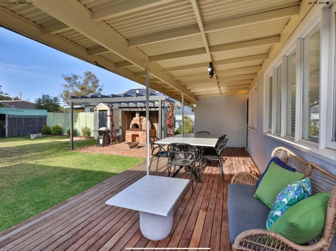 Exterior & Views 5, Walnut Cottage, Mildura - Pt A