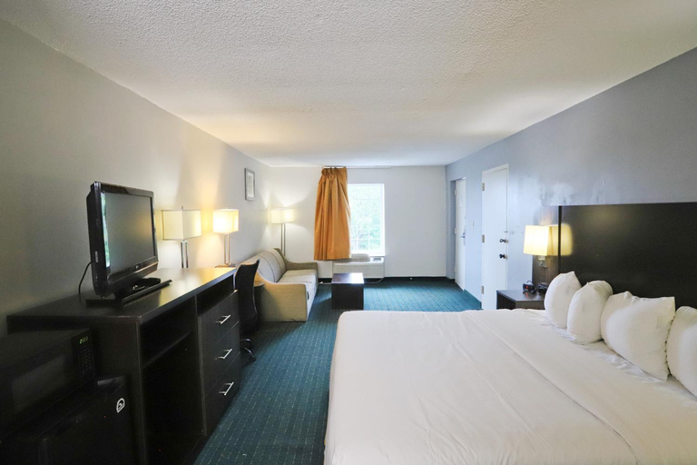 Bedroom 2, Greenville Inn & Suites, Greenville