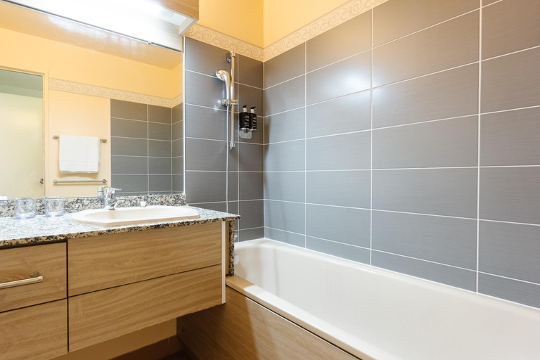 Bathroom 5, Lake Hôtel Courchevel 1850, Savoie