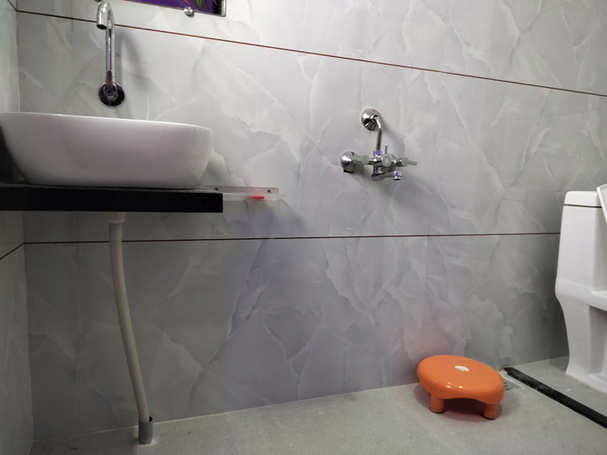 Bathroom 5, Hotel Prayagraj, Sikar