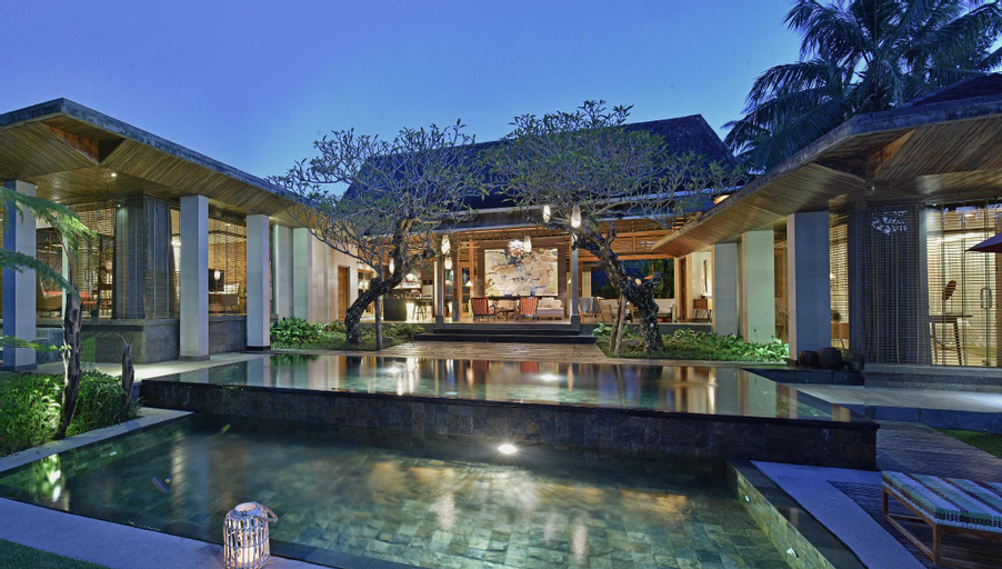Exterior 5
