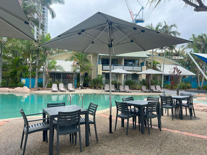Food & Drinks 4, CHA Private Apts Diamond Beach, Gold Coast