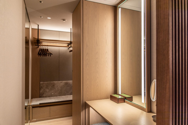 Bathroom 4