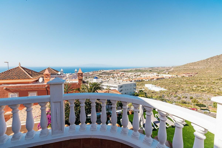 5, Villa with private pool and magnificent views, Santa Cruz de Tenerife