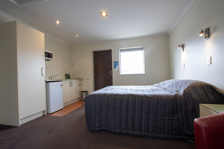 Bedroom 4, Annabelle Motel, Westland