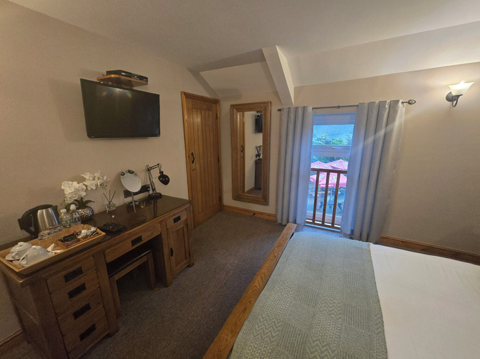 Others 5, The Little Crown Inn, Torfaen