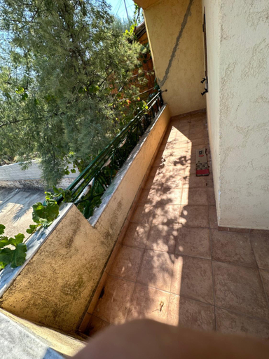 Others 5, Villa Anna, Sarandës