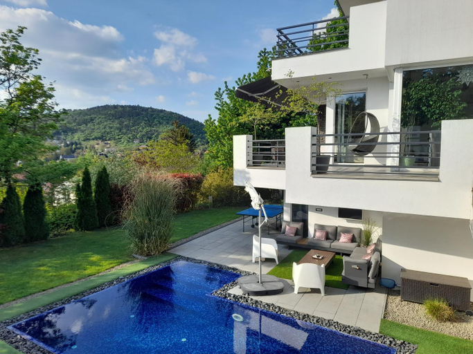 Sport & Beauty 2, Private Family Villa, Érd
