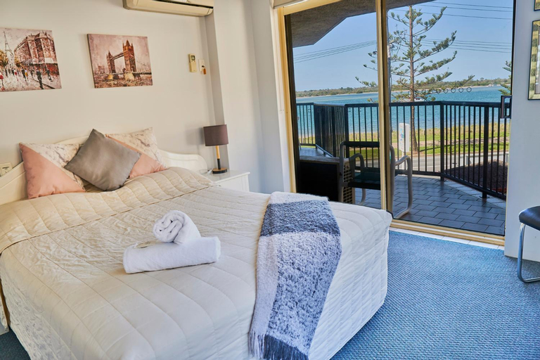 Bayview Beach Holiday Apartments, Gold Coast