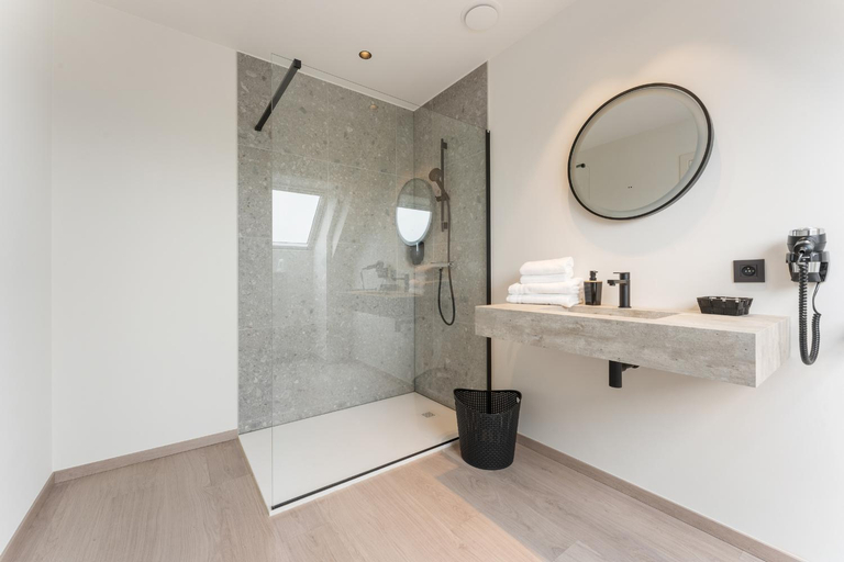 Others 2, Hof Ter Molen - Luxe kamer met prive badkamer, West-Vlaanderen