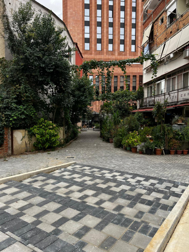 5, Dan apartment Tirana, Tiranës