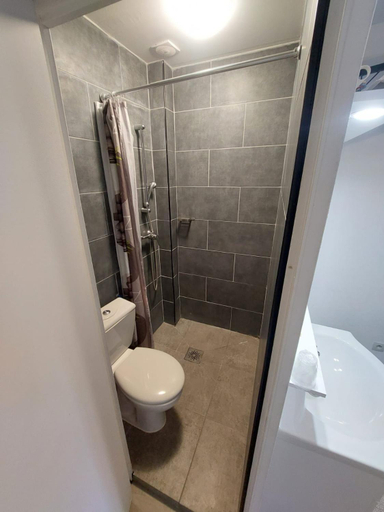 Bathroom 5, Le Kleber, Seine-Saint-Denis