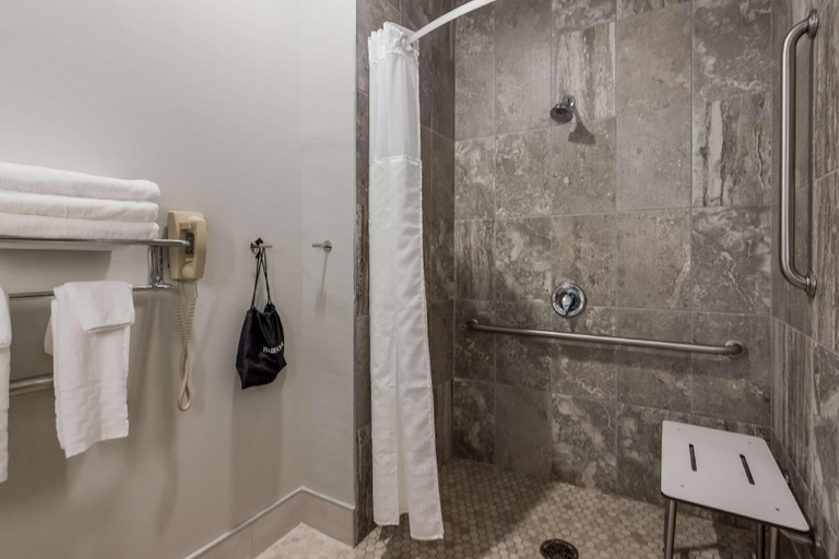 Bathroom 15