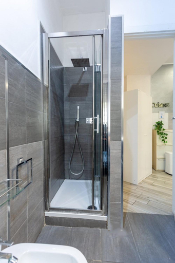 Bathroom 5, Portuense 21 - Private Garden Studio - by Holiday Homes Rome, Rome