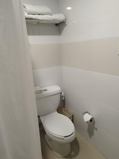 Bathroom 4, Hotel Mar y Tierra, Veracruz