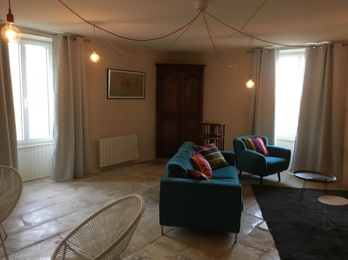 Shared lounge/TV area