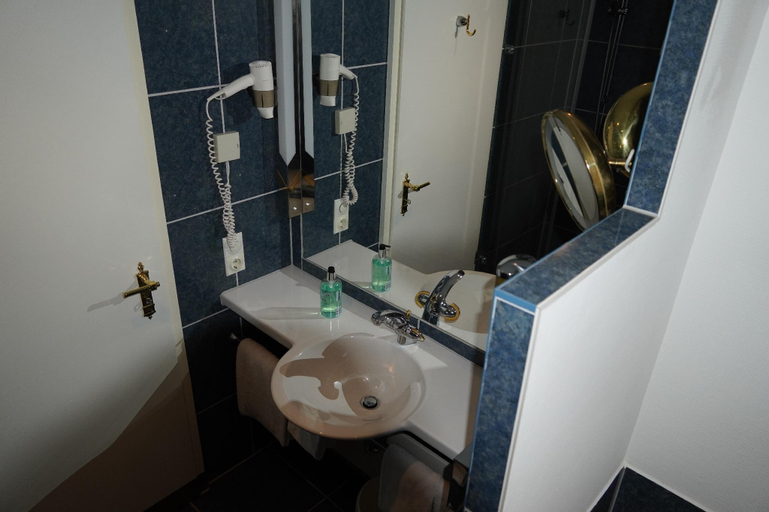 Bathroom 3