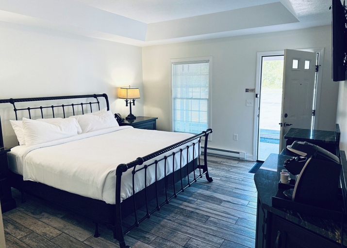 Bedroom 5, Willows, Beaver