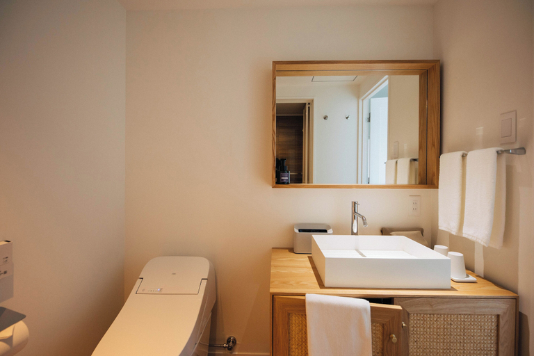 Bathroom 3, Colorit GOTO ISLANDS, Gotō