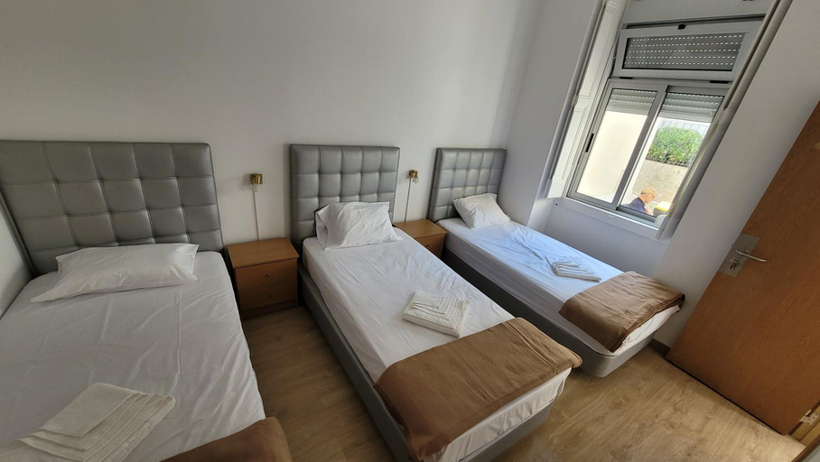 Others 3, Stay in Sintra, Sintra