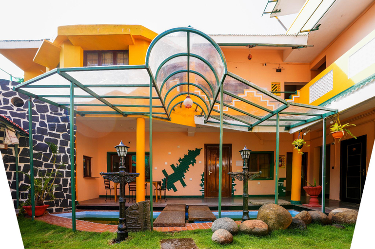 La Courtyard, Viluppuram