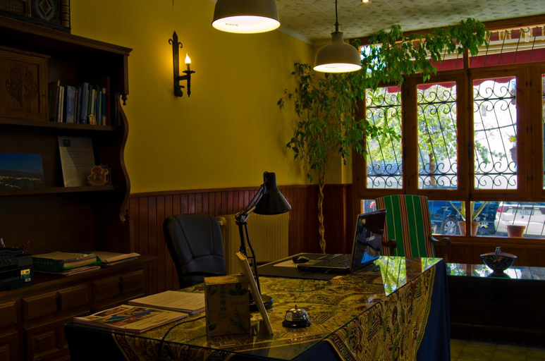 Public Area 2, Hostal Las Perdices, Granada
