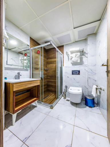 Bathroom 4