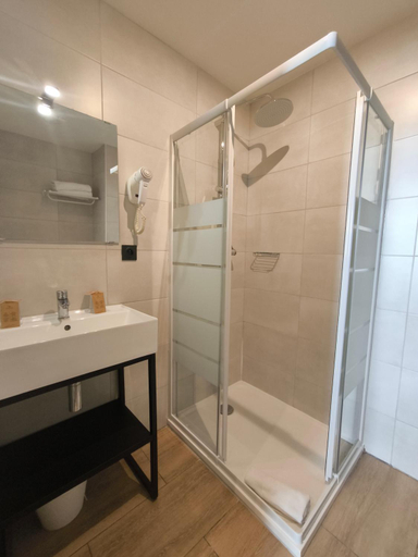 Bathroom 4, Hotel d'Ostende, Alpes-Maritimes