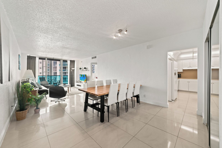 Others 5, Ocean Peace of Mind - Beachfront Condo With Pool & Gym, Broward