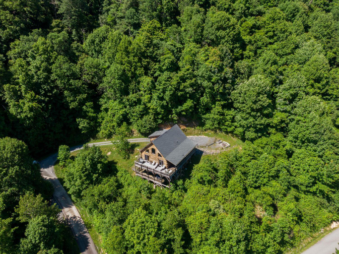 3 Peaks Lodge, Watauga