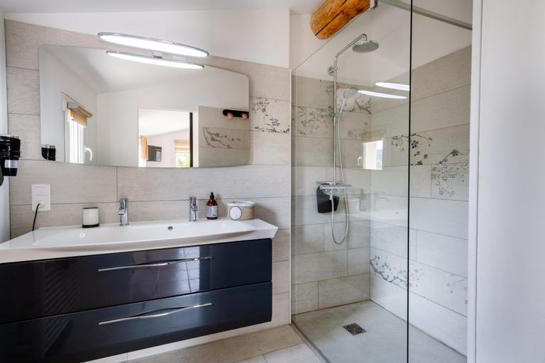 Bathroom 3, Gite Les Aiguillans, Drôme
