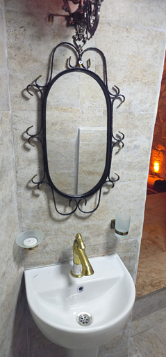 Bathroom 5, Cleopatra Antique Hotel, Merkez