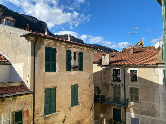 Vivi La Mia Liguria - Casa d'Arte e Vacanze - Big apartment with FREE PARKING, Savona