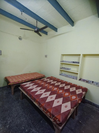 Others 4, Sri Viswanatham Guest House, Varanasi