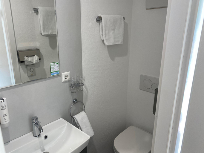 Bathroom 8