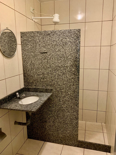 Bathroom 3, Hotel Gloria, Niterói