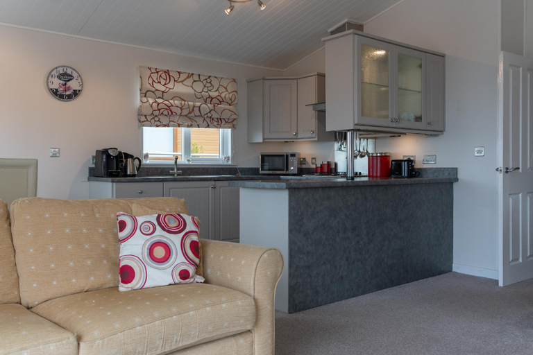 Others 5, 46 Meadow View, Devon