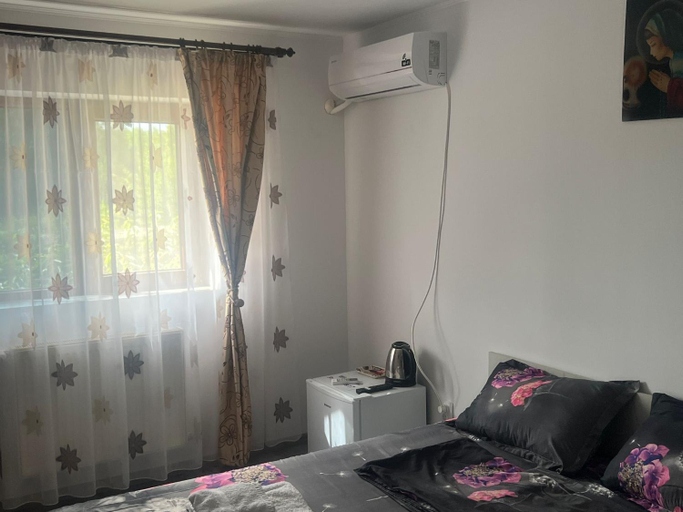 Others 5, Pensiunea B C M, Malu Mare