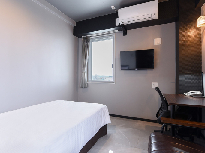 Bedroom 4, Rich Reson AWASE, Okinawa