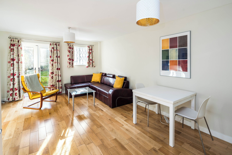 Others 5, Fantastic Stay In Canary Wharf 2 Bedroom, London