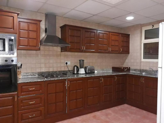 Others 4, Alzebara 2 Apartment, Manama