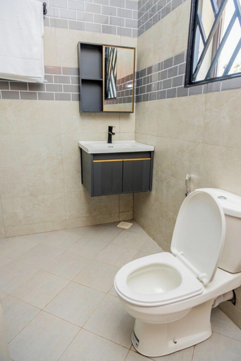 Bathroom, Cozy Residences Kampala 007, Kampala