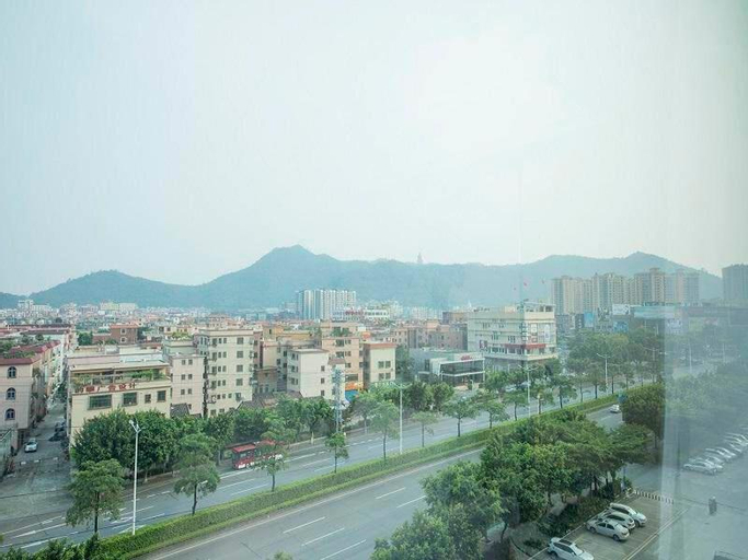 Exterior & Views 18