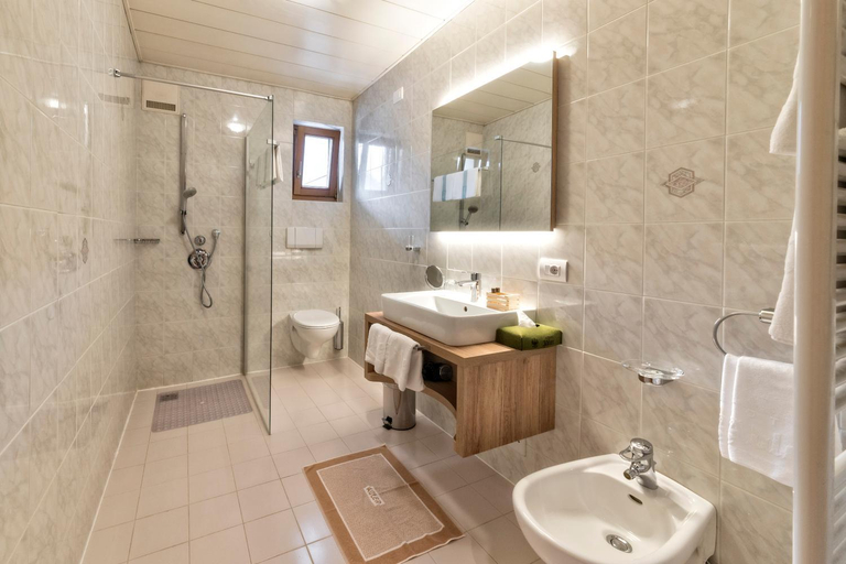Bathroom 5, Autentic Adler Hotel, Bolzano